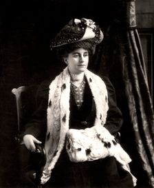 Dorothy Gladstone, late 19th century