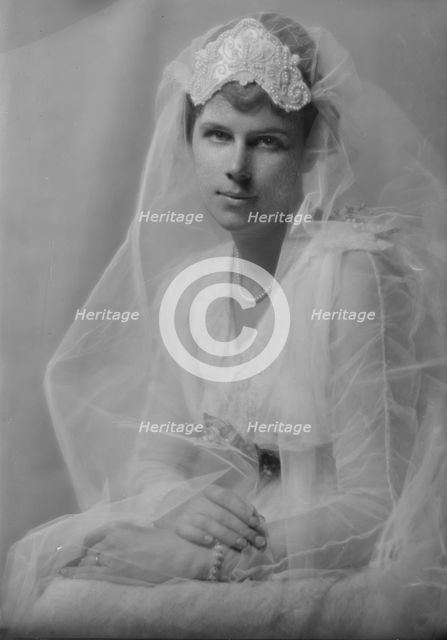 Doster, Alexis, Mrs., portrait photograph, 1917 Oct. 13. Creator: Arnold Genthe.