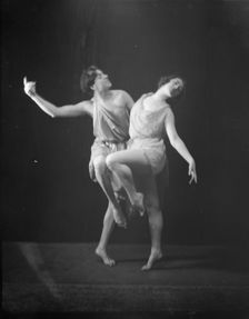 Davenport, Margery, Miss, and unidentified dancer, not before 1917. Creator: Arnold Genthe
