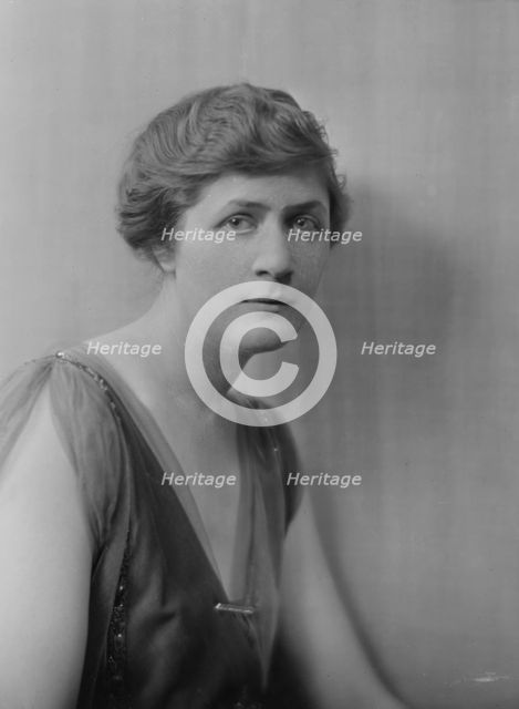 Davis, Clark, Mrs., portrait photograph, 1916. Creator: Arnold Genthe.