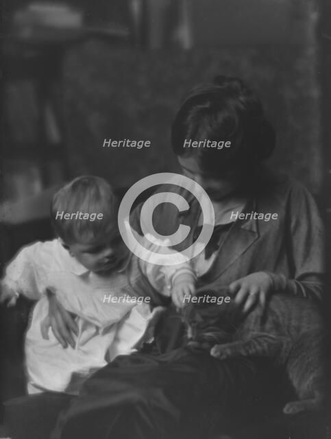Davis, Mrs., and baby, or, Mrs. Myers and baby, portrait photograph, 1914 Dec. 22. Creator: Arnold Genthe.