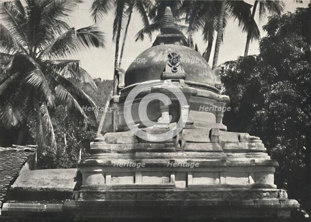 'Dagoba im Tempel des Heilgen Zahnes in Kandy', 1926. Artist: Unknown.