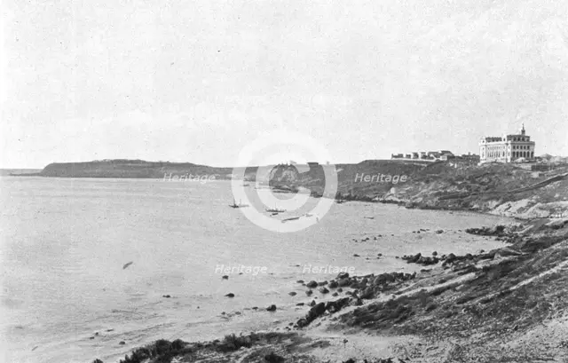 ''Dakar et le palais du gouverneur general; L'Ouest Africain', 1914. Creator: Unknown.