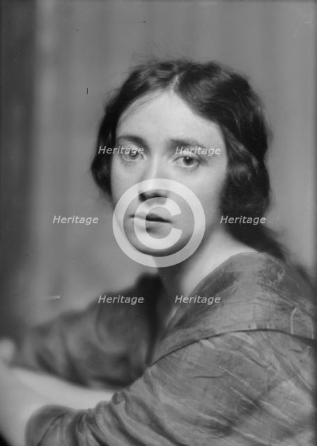 Dale, Gretchen, Miss (Mrs. Howard Estabrook), portrait photograph, 1913 or 1914. Creator: Arnold Genthe.