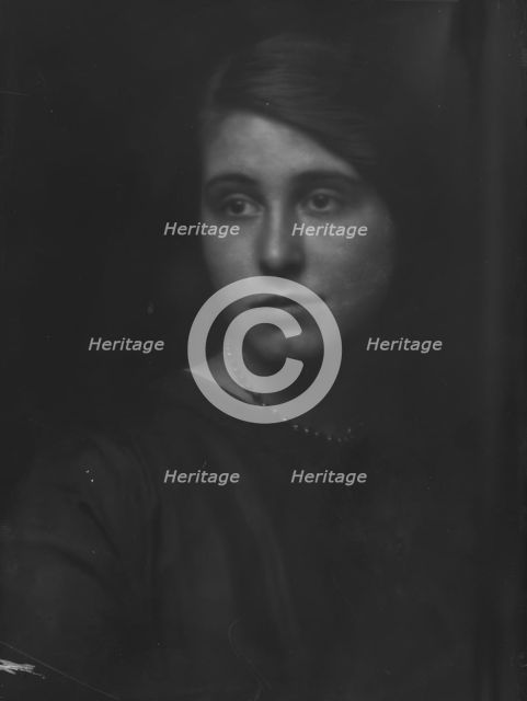 Dallett, Frances Abbey, portrait photograph, 1912 or 1913. Creator: Arnold Genthe.
