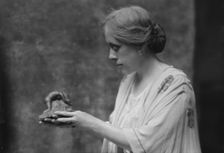 Dallett, I., Mrs., portrait photograph, 1914 May 28. Creator: Arnold Genthe
