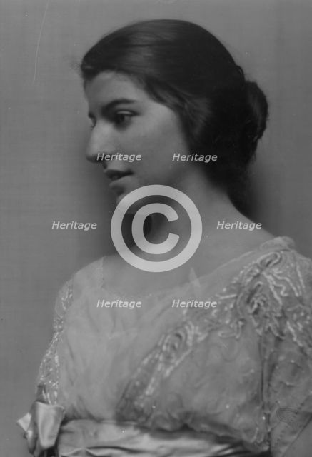 Damrosch, Gretchen, Miss, portrait photograph, 1913. Creator: Arnold Genthe.