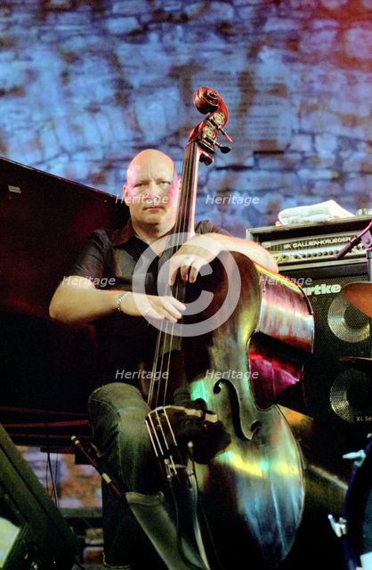 Dan Berglund, Brecon Jazz Festival, Powys, Wales, August 2005.  Artist: Brian O'Connor.