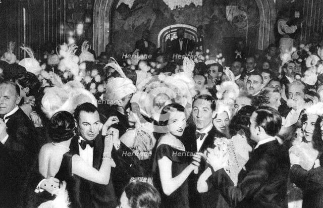 Dancing, Paris, 1931.Artist: Ernest Flammarion