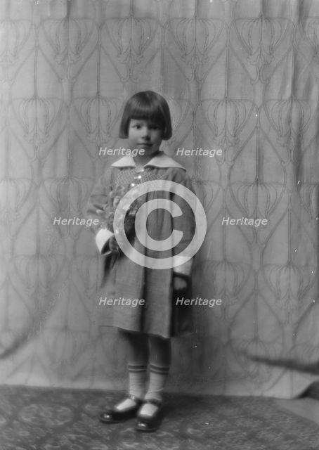 Dana, A., Mrs., child of, portrait photograph, 1915. Creator: Arnold Genthe.