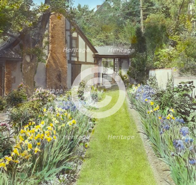 Daniel Elezer Pomeroy house, Beech Road, Englewood, New Jersey, 1918. Creator: Frances Benjamin Johnston.