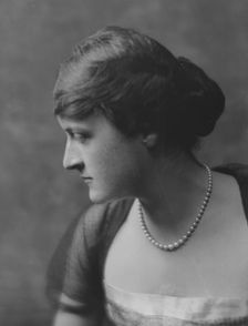 Danielson, R.E., Mrs., portrait photograph, 1916. Creator: Arnold Genthe