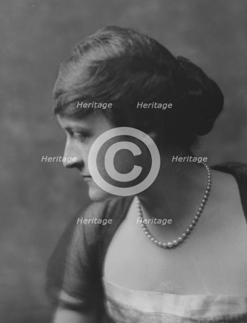Danielson, R.E., Mrs., portrait photograph, 1916. Creator: Arnold Genthe.