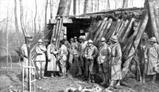 Dans la Bataille; Le poste du commandant du bataillon qui contre-attaqua, le 30 mars..., 1918. Creator: Unknown