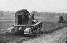 Dans la Bataille; Les tanks repides de l'armee britannique, mis en service au printemps..., 1918. Creator: Unknown