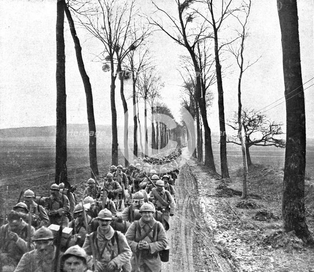 'Dans la Bataille; Regiment d'infanterie montant au feu', 1918. Creator: Unknown.