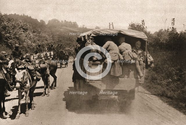 'Dans le bataille; des chasseurs d'Afrique, revenant des combats livres au Sud des Dames..., 1918. Creator: Unknown.