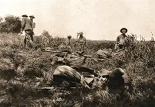 Dans le bataille; en avant de Lucy-le-Bocage: arrives, le 1er juin, sur le Marne, dans le..., 1918. Creator: Unknown