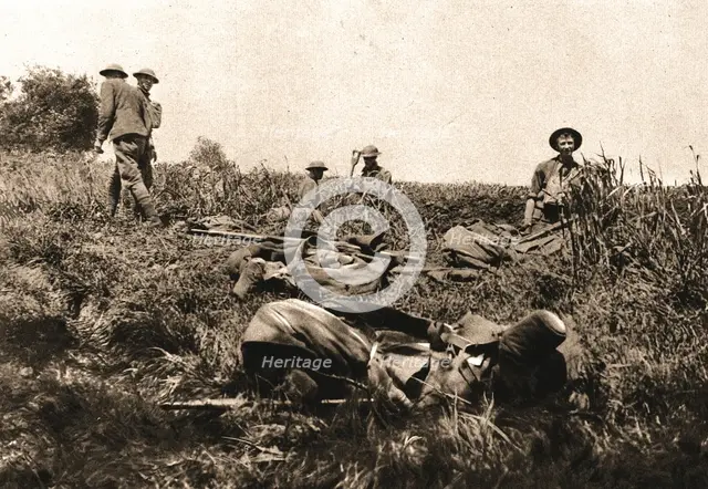 'Dans le bataille; en avant de Lucy-le-Bocage: arrives, le 1er juin, sur le Marne, dans le..., 1918. Creator: Unknown.