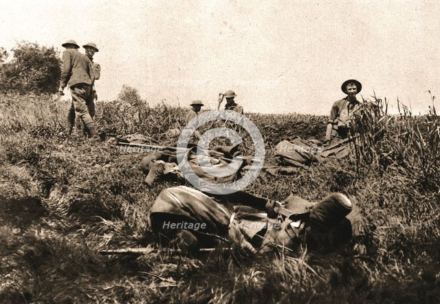 'Dans le bataille; en avant de Lucy-le-Bocage: arrives, le 1er juin, sur le Marne, dans le..., 1918. Creator: Unknown.