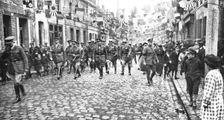 'Dans le Nord delivre; apres la prise de Denain, le 27 october 1918 accompagne du general..., 1918. Creator: Unknown