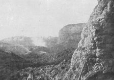Dans les forts reconquis de Douaumont et de Vaux; Fosse du fort de Douaumont et..., 1916. Creator: Unknown