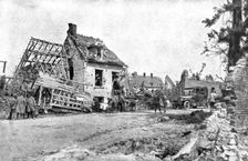 Dans Montdidier libere; dejeuner de campagne, a l'entre de Montdidier, de M. Clemenceau..., 1918. Creator: Unknown