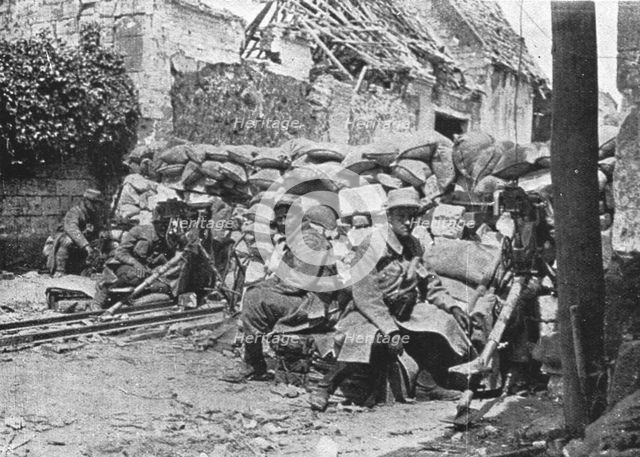 'Dans Neuville-Saint-Vaast; Nous avions penetre, le 9 mai, dans Neuville', 1915. Creator: Unknown.
