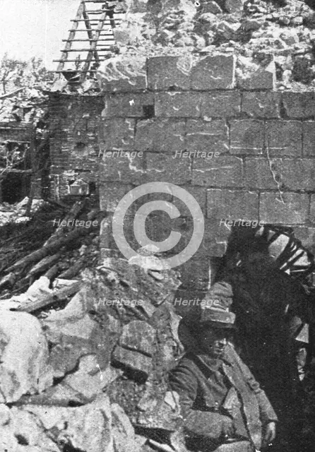 'Dans Neuville-Saint-Vaast; Nous avions penetre, le 9 mai, dans Neuville', 1915. Creator: Unknown.
