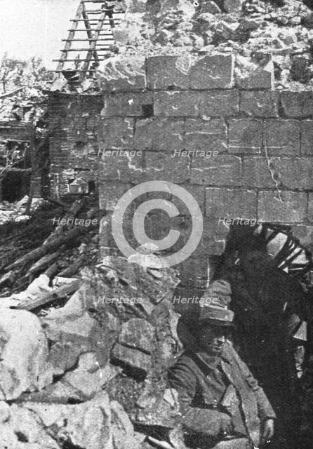 'Dans Neuville-Saint-Vaast; Nous avions penetre, le 9 mai, dans Neuville', 1915. Creator: Unknown.