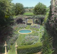 "Darena," George Barton French house, Southampton, New York, 1913. Creator: Frances Benjamin Johnston
