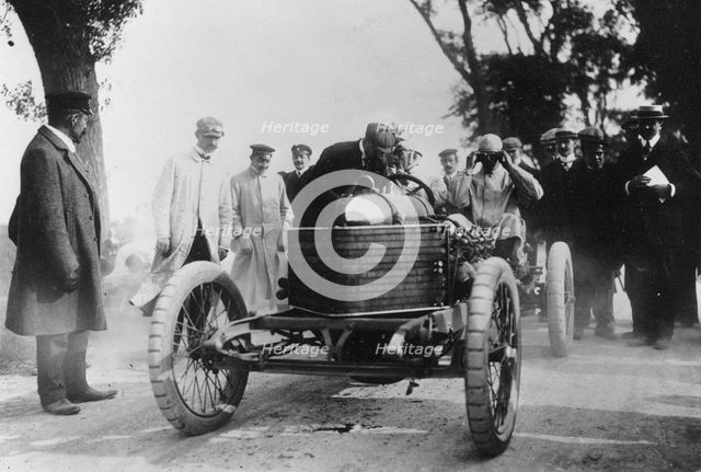 Darracq, Kenelm Lee Guinness at 1905 Ostend Speed trials. Creator: Unknown.