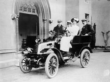 De Dion car and passengers, c1902