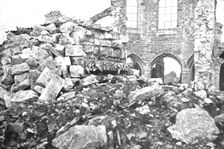 'De L'Argonne aux Flandres; Les ruines de Montfaucon; vue generale de la ville et..., 1918. Creator: Unknown