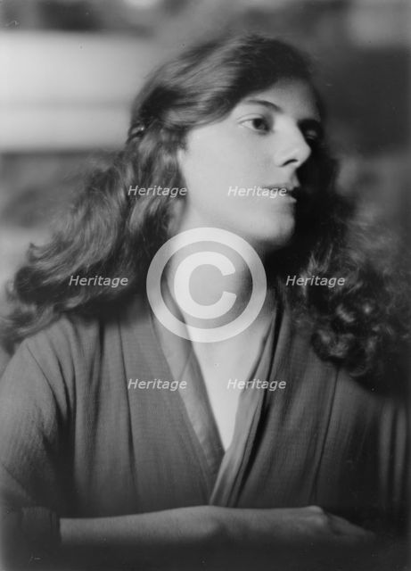 De Picon, Leah, Miss, portrait photograph, 1917 or 1918. Creator: Arnold Genthe.