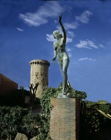 Detail of a bronze Sculpture by sculptor Enric Monjo i Garriga, in front of the house where the a…