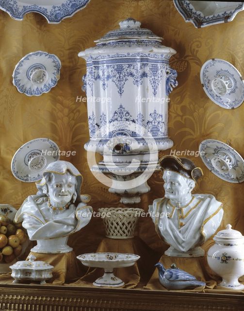 Detail of a display cabinet with Alcora ceramics in the Museum.