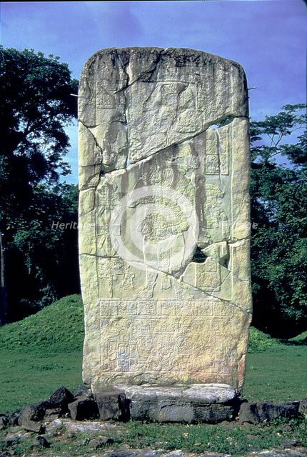Detail of a stela in which king Txan Muan is represented with a ceremonial spear and a shield.