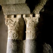 Detail of the Corinthian capitals of the Church of Suso.