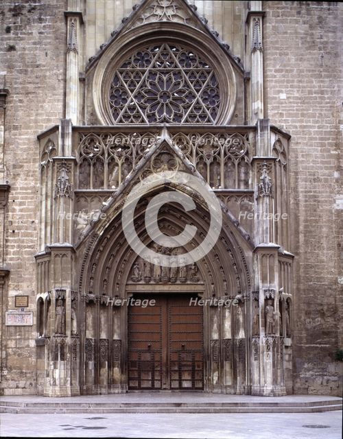 Detail of the façade of the apostles in the cathedral of Valencia.