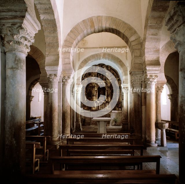 Detail of the interior of the church of Santa María de Lebeña, it should be noted the horseshoe a…
