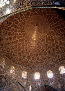 Detail of the interior of the mosque of Sheikh Lotfollah dome in the city of Isfahan, Iran