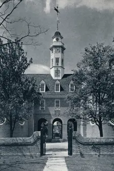 Detail Showing Cupola of Capitol, Queen Anne's Arms over central Arch c1938