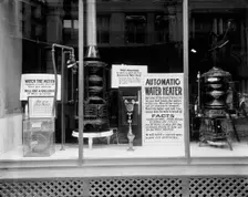 Detroit City Gas Company office, heater, Detroit, Mich., between 1905 and 1915. Creator: Unknown