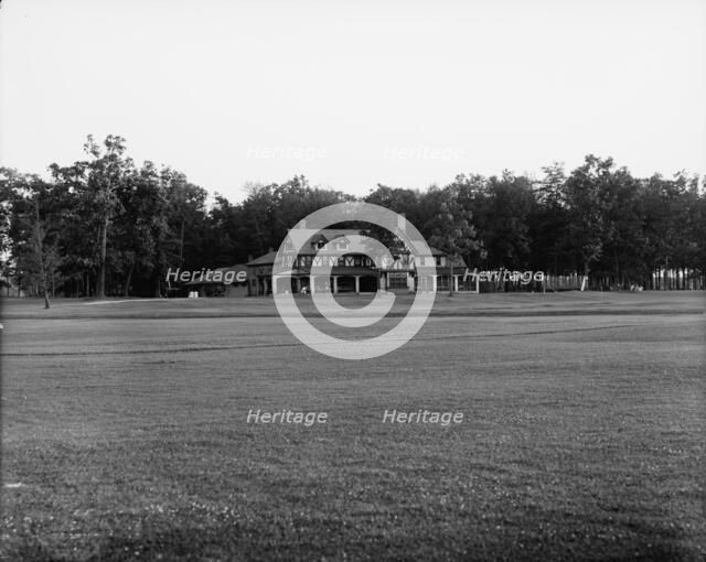 Detroit golf club, Detroit, Mich., c1908. Creator: William H. Jackson.