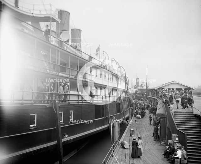 Detroit, Mich., departure of Chamber of Commerce excursion, between 1900 and 1920. Creator: Unknown.