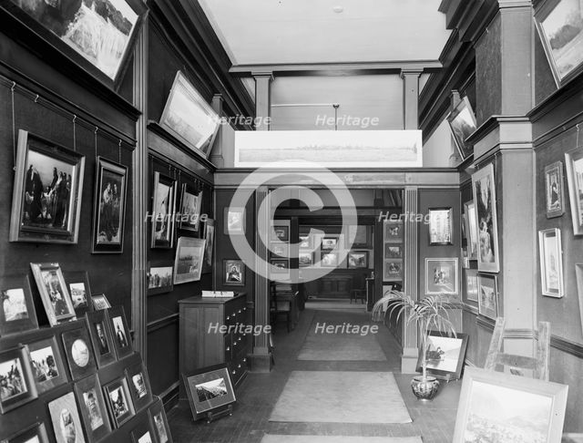 Detroit Photographic Co., 218 Fifth Avenue, New York, between 1900 and 1910. Creator: Unknown.