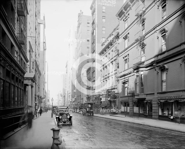 Detroit Publishing Company, Thirty-eighth Street West from Fifth Avenue, N.Y., between 1900 and 1910 Creator: Unknown.