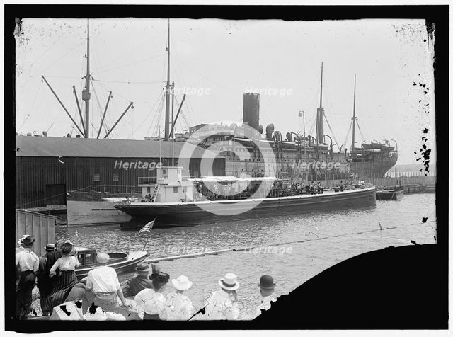 Deutchland i.e., Deutschland, 1916 July or August. Creator: Harris & Ewing.