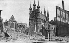 'Deux Cultures; Un aspect de Louvain apres quatre jours et quatre nuits d'incendie 1914. Creator: Unknown